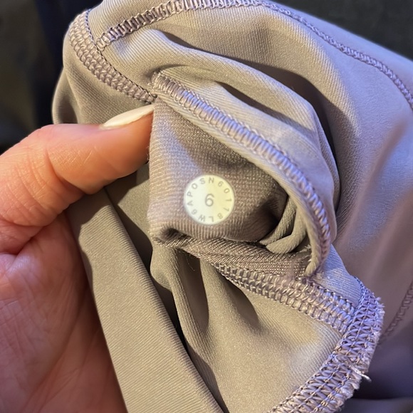 Lululemon Wunder Under - Picture 3 of 3